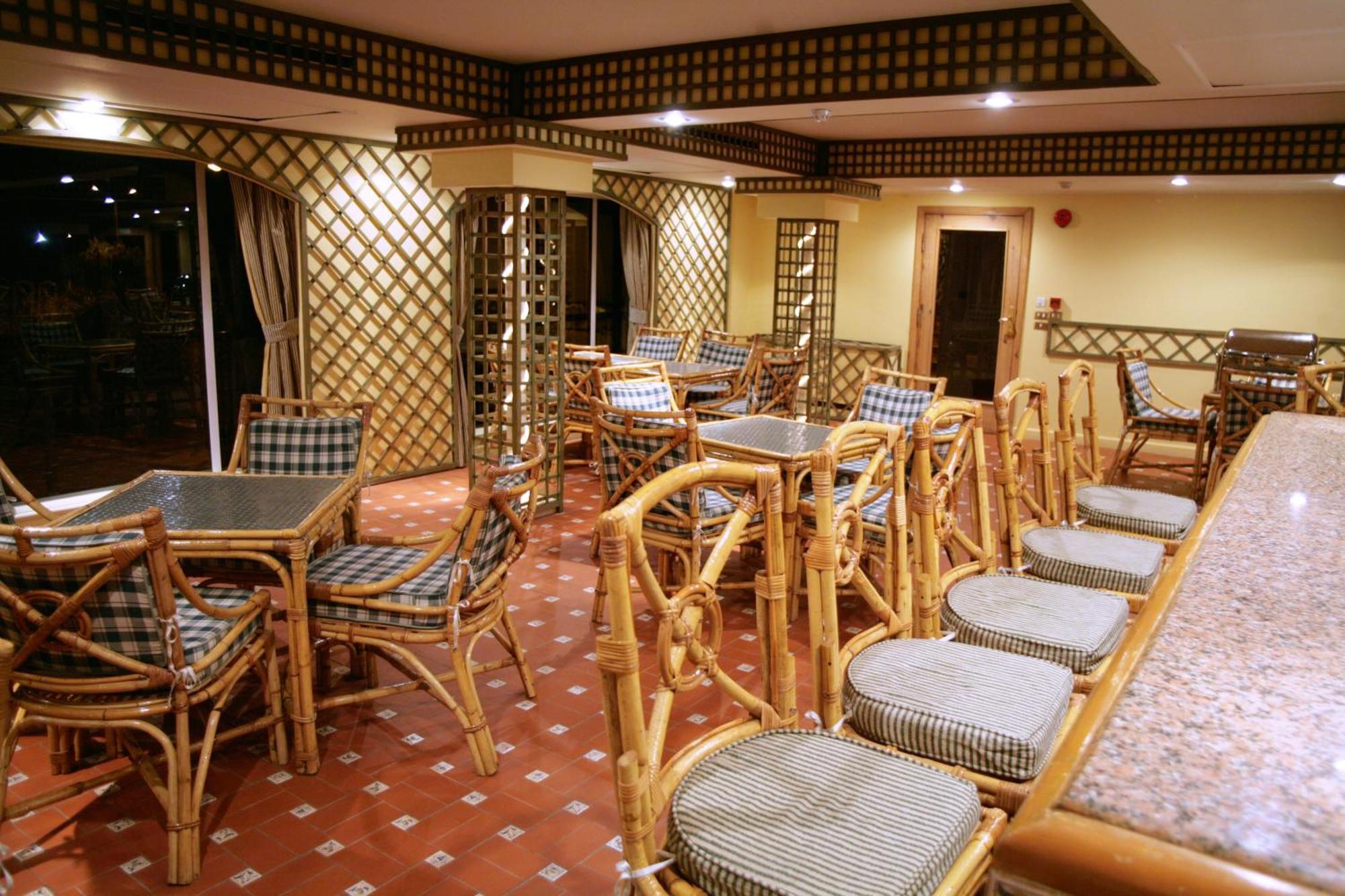 Moevenpick Prince Abbas Lake Nasser Cruise, Every Monday Four Nights From Aswan, Every Friday Three Nights From Abu-Simbel - Including Excursions And Sightseeing Buitenkant foto
